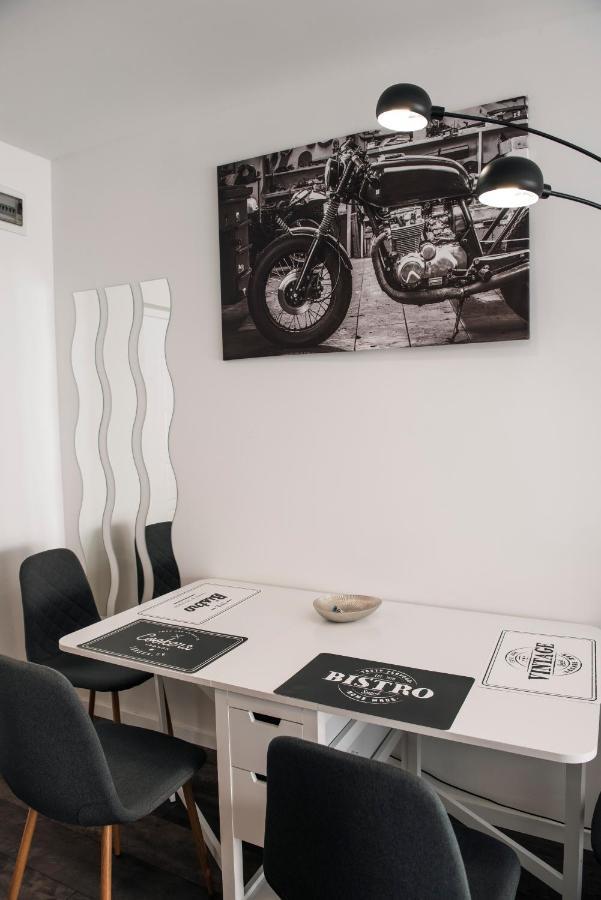 Апартаменты Anavrin Apartman Free Parking Печ Экстерьер фото