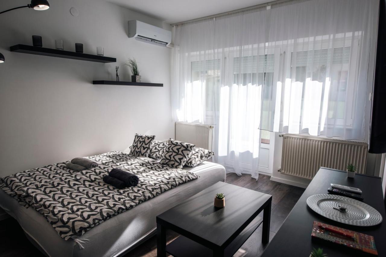 Апартаменты Anavrin Apartman Free Parking Печ Экстерьер фото